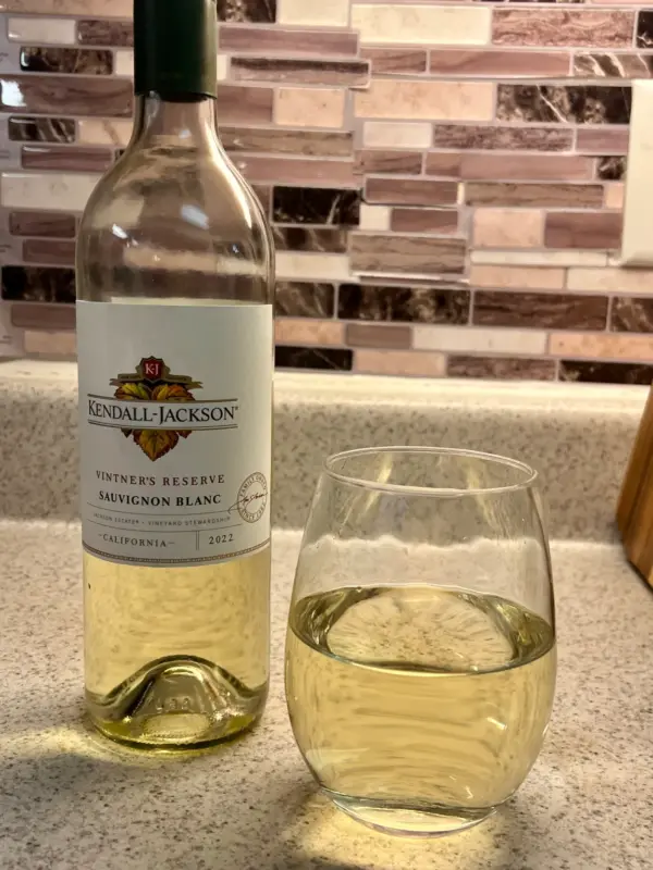 U4. KJ- Sauvignon Blanc- Glass